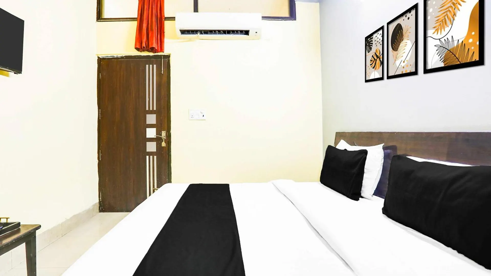 Hotel O Sector 45 Near Huda Metro Station Gurgáon 3*,  India