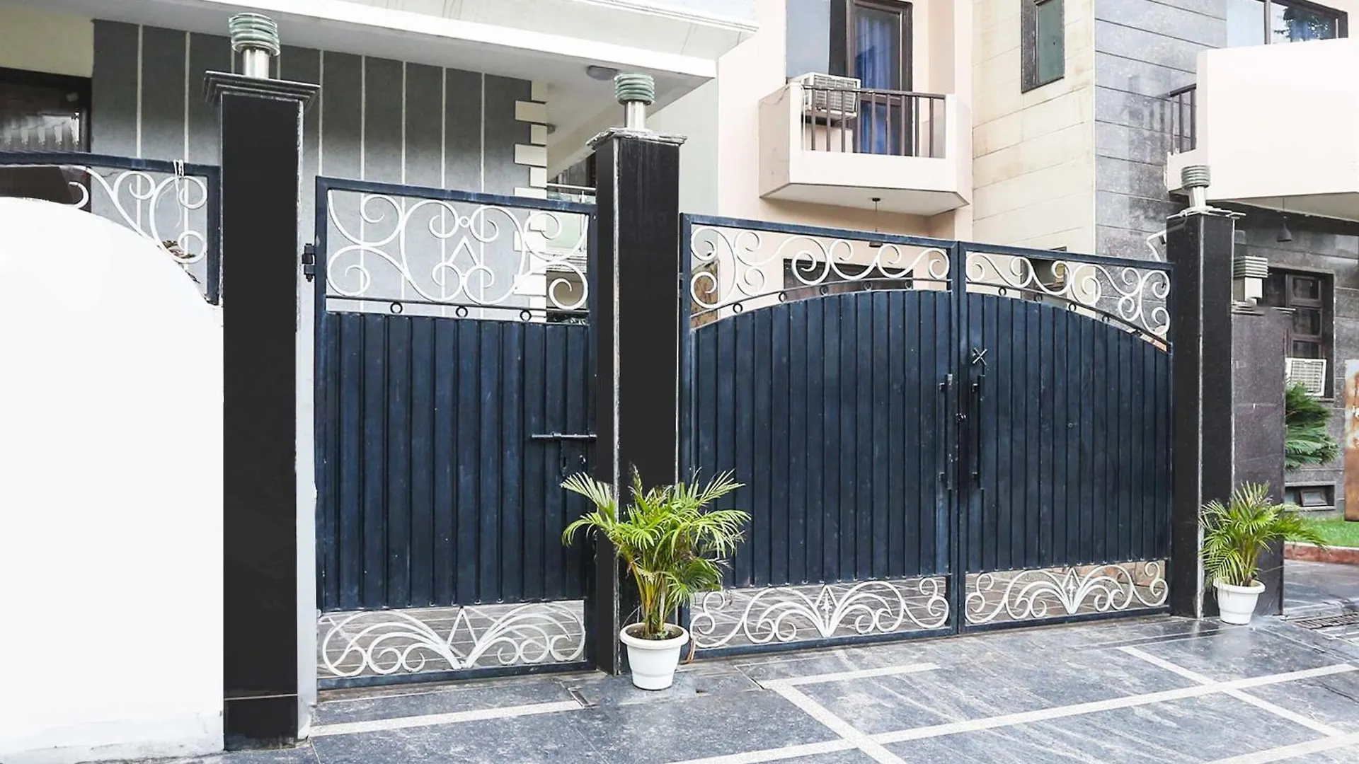 Hotel O Sector 45 Near Huda Metro Station Gurgaon