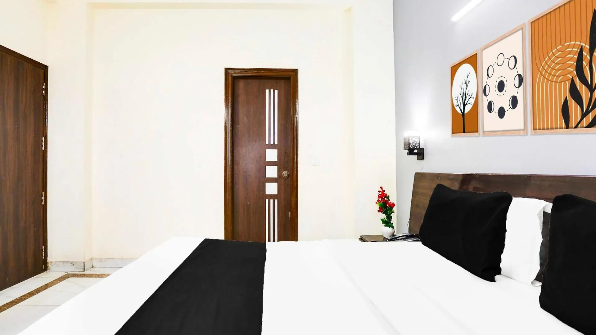 Hotel O Sector 45 Near Huda Metro Station Gurgaon